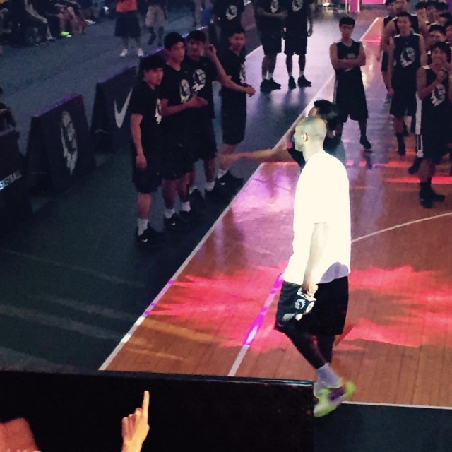 NBA Kobe Bryant 「打出名堂」篮球训练营,心